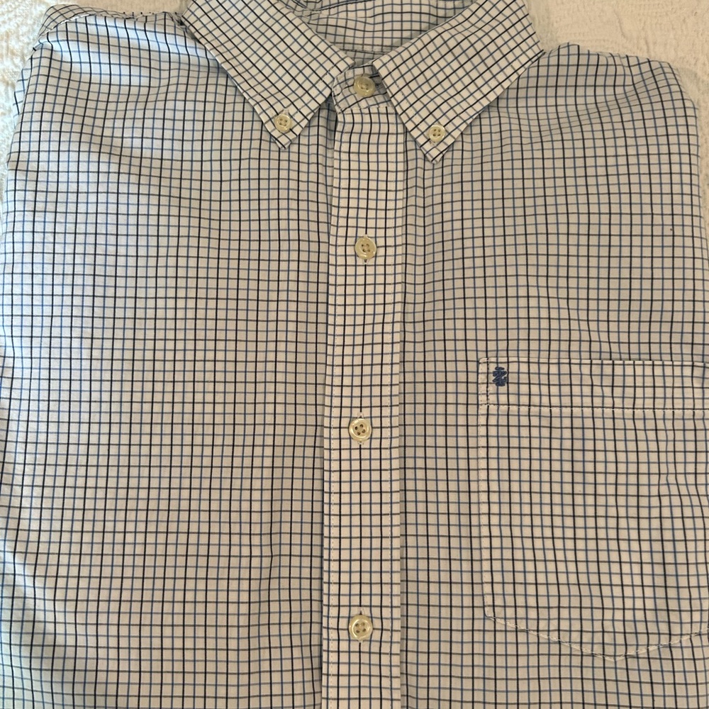 IZOD Mens Medium shirt